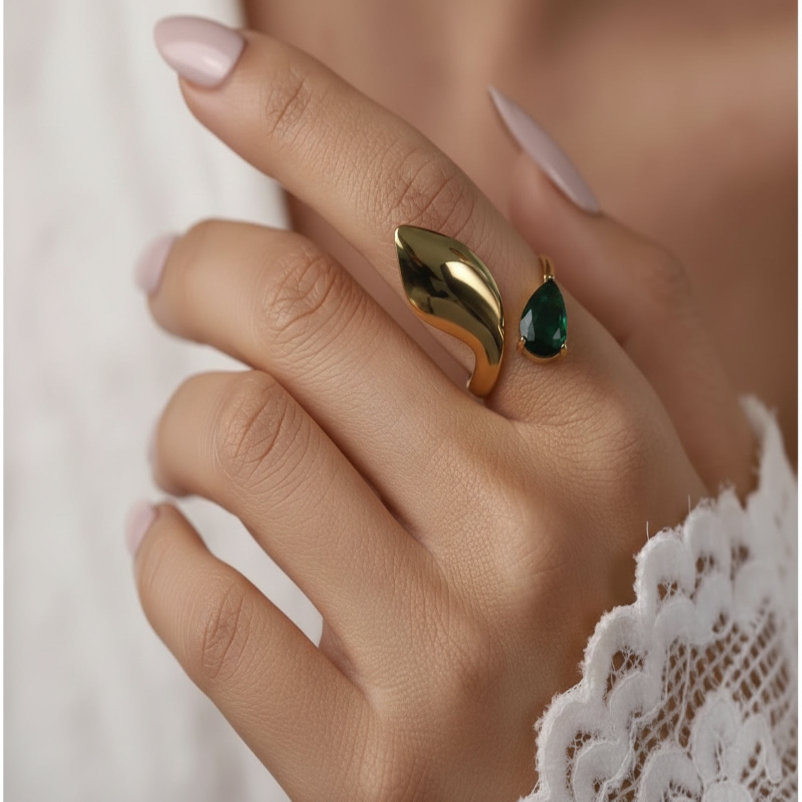 Bague Serpent – Acier Inoxydable Plaqué Or 18K & Zircon Vert