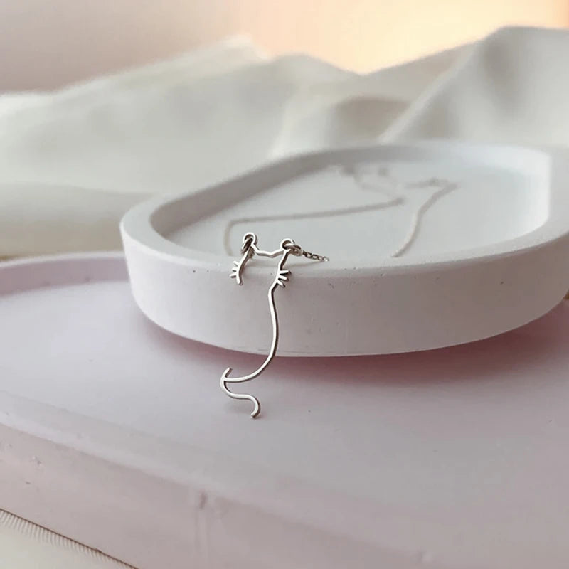 Collier Chat Fin et Élégant